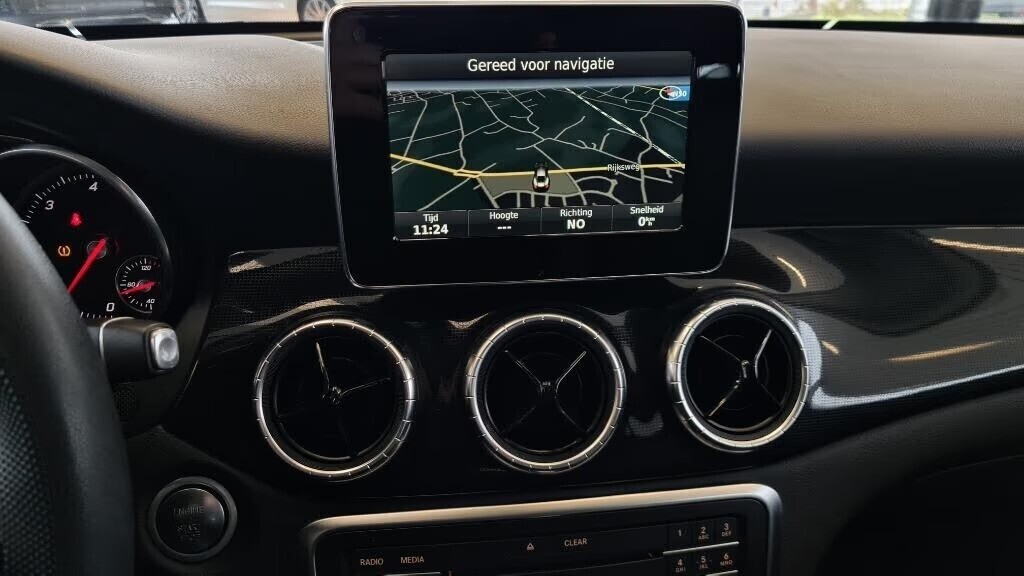 mercedes-cla-180d-15d-80kw-euro-6b-automatic-navi-annee-big-8