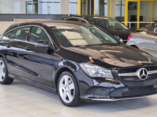 Mercedes CLA 180D 1.5D 80Kw Euro 6b Automatic // Navi Année