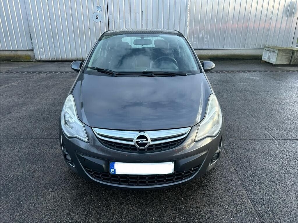 opel-corsa-12i-euro-5-gps-big-0