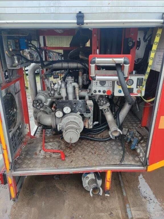 diversen-rosenbauer-n20-waterpomp-brandweerpomp-big-0