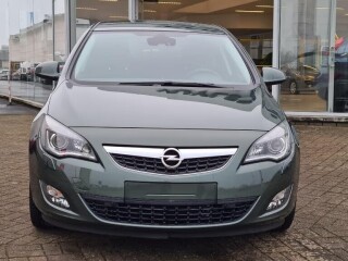 Opel Astra 1.6 Benzine 85Kw Euro 5 L.EZ 2030 OK Annee 2010,