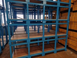 Stapelrek 253x72x75cm met multiplex plaat blauw gebruikt