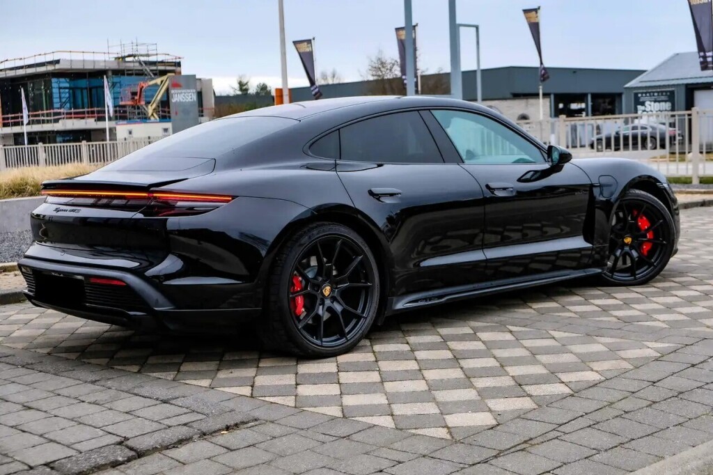 porsche-taycan-gts-btwwagen-bose-pano-camera-sport-chrono-big-7