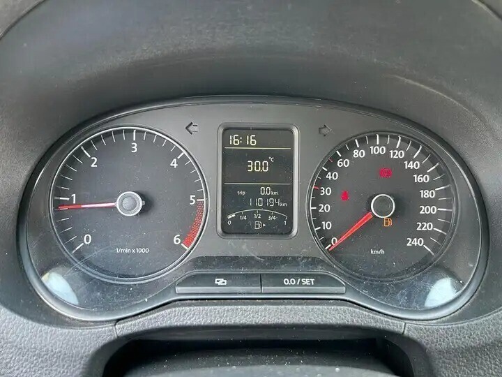 volkswagen-polo-12-cr-tdi-comfortline-110000-km-car-pass-big-9