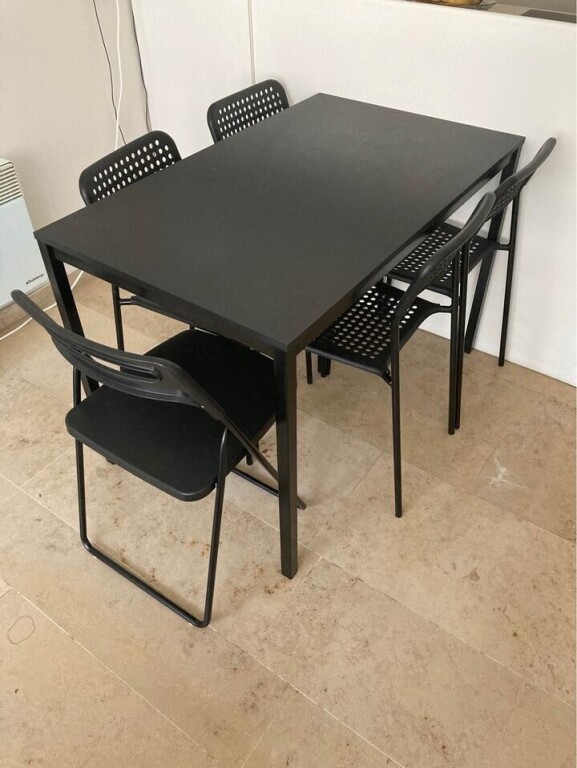 table-5-chaises-ikea-big-0