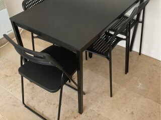 Table + 5 chaises IKEA