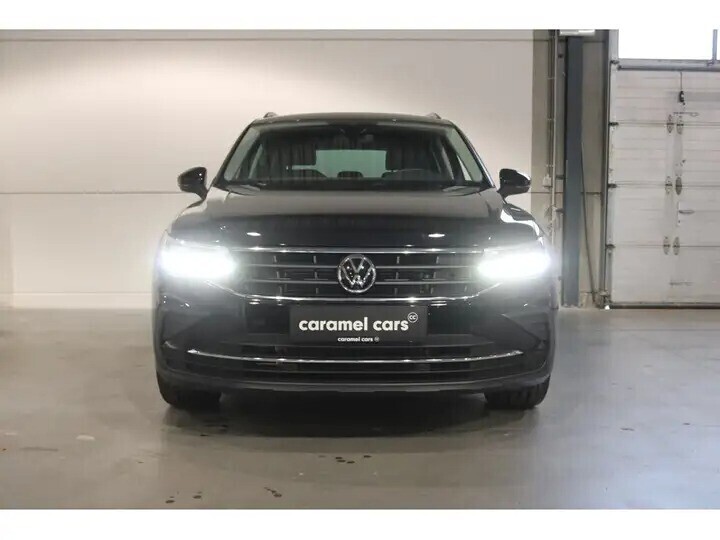 volkswagen-tiguan-15-tsi-active-20-inchbtw-aftrekbaardsgledgps-big-1