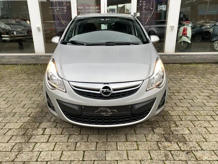 opel-corsa-12i-cosmo-big-1