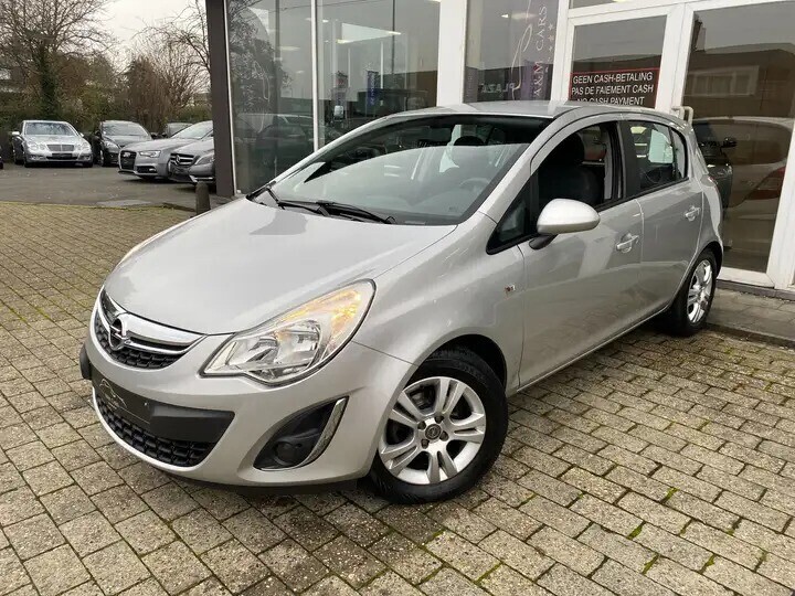 opel-corsa-12i-cosmo-big-0