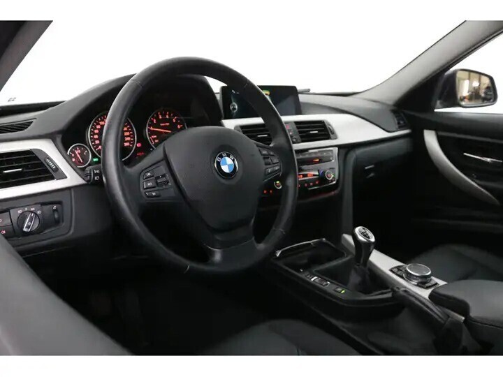 bmw-318-i-touring-trekhaakledgpssensorenhead-upleder-big-5