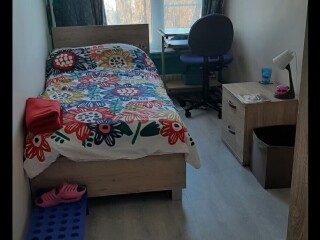 Room to rent (girls only!!)