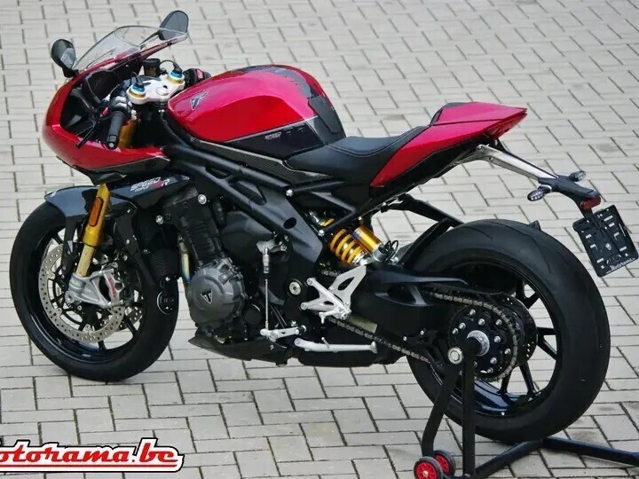 triumph-speed-triple-big-1