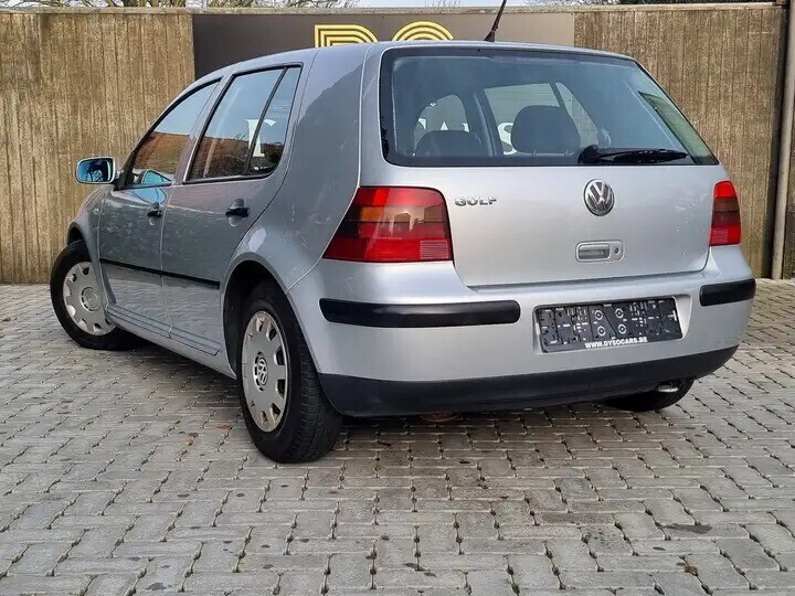 volkswagen-golf-14i-base-big-4