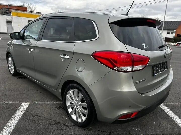 kia-carens-17-crdi-lounge-big-2