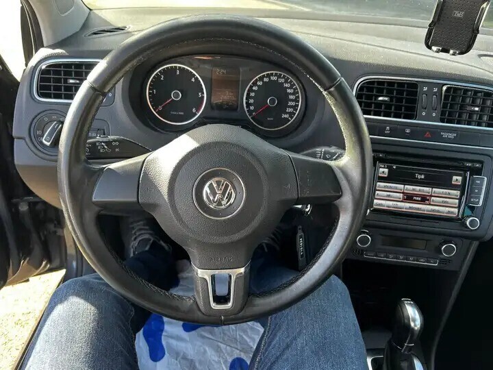 volkswagen-polo-16-cr-tdi-comfortline-dpf-dsg-big-9