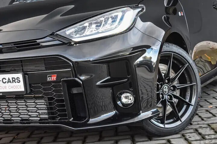 toyota-yaris-gr-16l-turbo-mt-high-performance-big-1