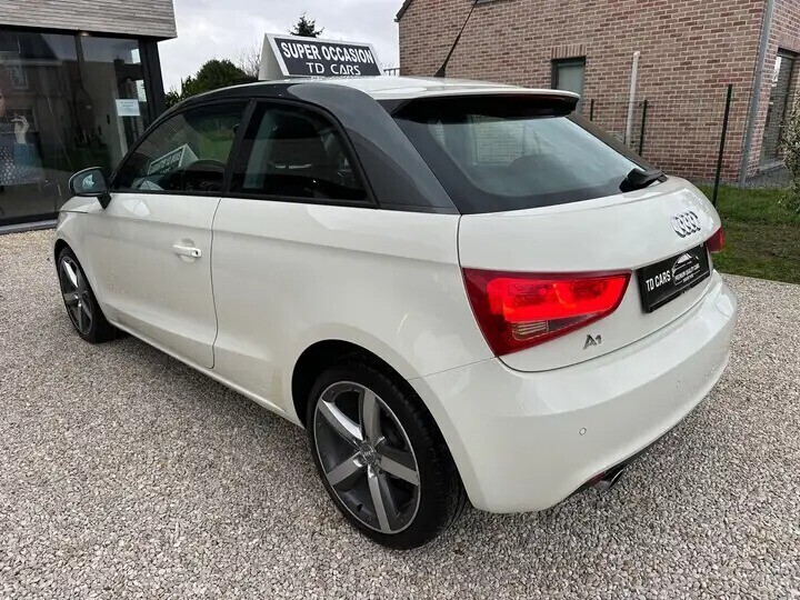 audi-a1-16-tdi-ambition-s-linegarantie-12-mois-big-4