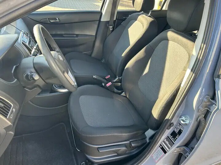 hyundai-i20-12i-comfort-big-4