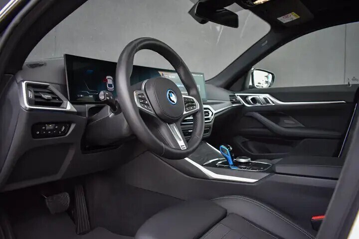 bmw-i4-839-kwh-edrive40-pano-schuifdak-big-6