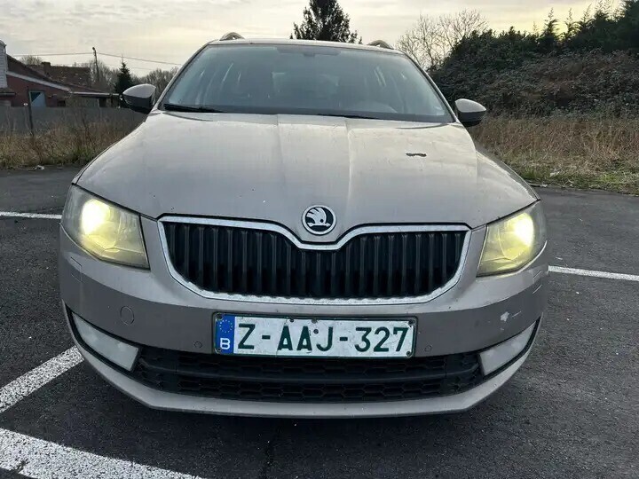 skoda-octavia-16-cr-tdi-elegance-dsg-big-1