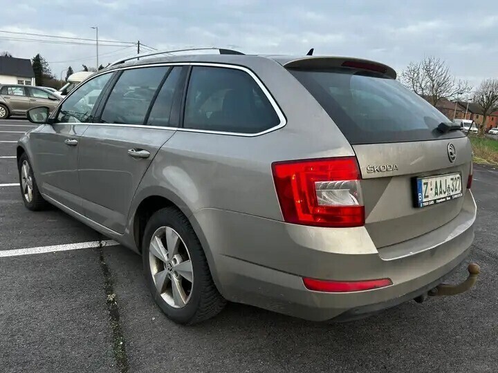 skoda-octavia-16-cr-tdi-elegance-dsg-big-2