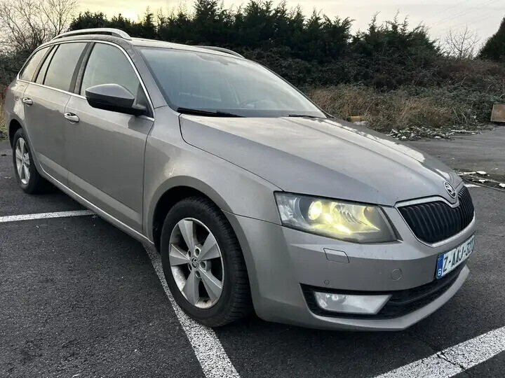 skoda-octavia-16-cr-tdi-elegance-dsg-big-0