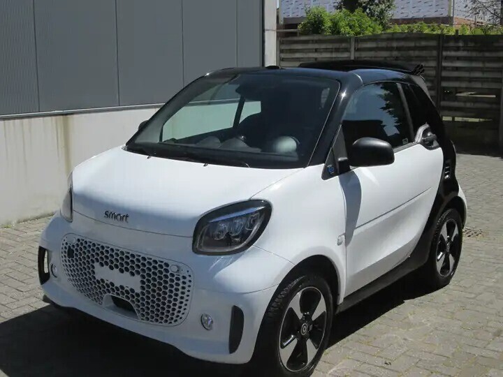 smart-fortwo-eq-cabrio-big-0