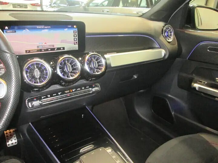 mercedes-benz-glb-200-d-amg-pano-360-camera-sfeerverl-big-9