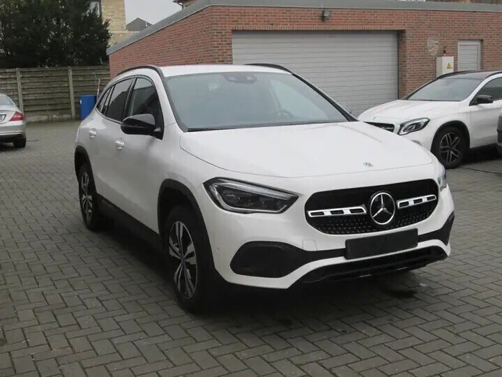 mercedes-benz-gla-250-hybride-nachtpack-sfeerverlichting-big-1