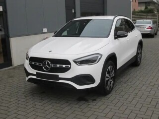 Mercedes-Benz GLA 250 HYBRIDE NACHTPACK SFEERVERLICHTING