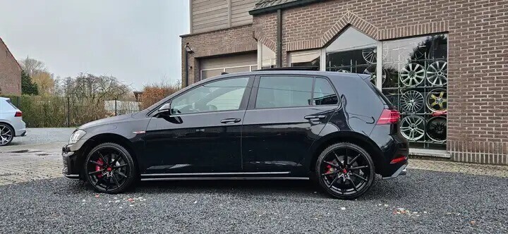 volkswagen-golf-gti-performance-pano-big-1