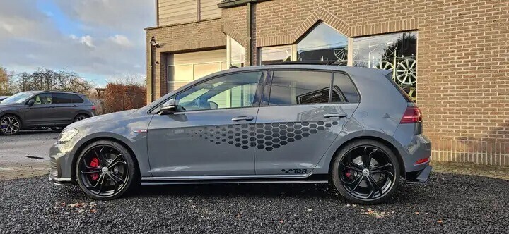 volkswagen-golf-gti-tcr-pano-leder-dcc-big-1