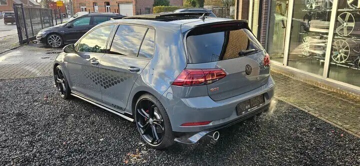 volkswagen-golf-gti-tcr-pano-leder-dcc-big-2