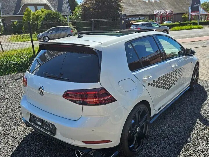 volkswagen-golf-gti-tcr-pano-keyless-big-3