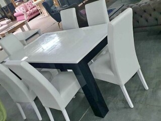 Tafel + 6× Stoel zwart en Wit