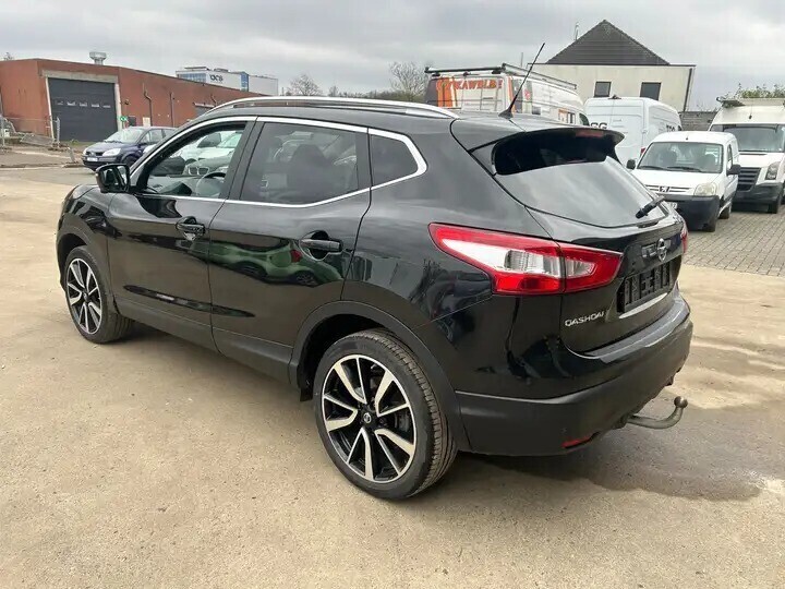 nissan-qashqai-16-dci-2wd-connect-edition-big-3