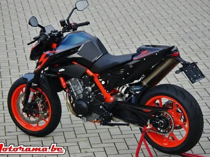 ktm-890-duke-r-big-0