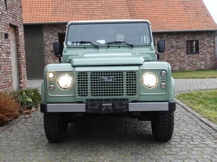 land-rover-defender-90-heritage-edition-1400-lichte-vracht-big-3