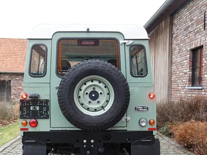 land-rover-defender-90-heritage-edition-1400-lichte-vracht-big-4