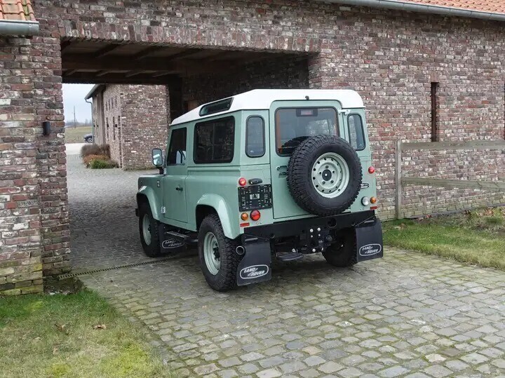 land-rover-defender-90-heritage-edition-1400-lichte-vracht-big-1