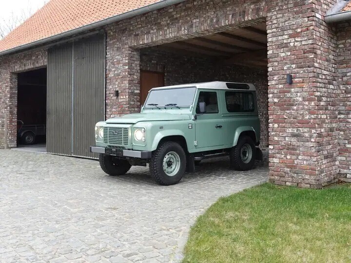 land-rover-defender-90-heritage-edition-1400-lichte-vracht-big-0