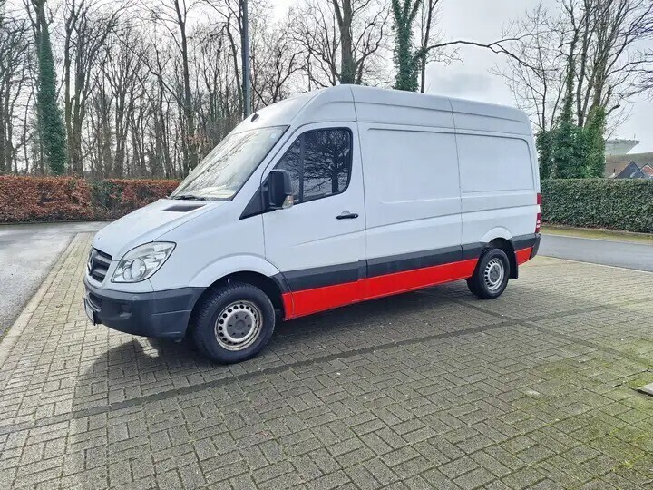 mercedes-benz-sprinter-dans-un-etat-proche-du-neufsera-vendue-avec-ct-big-9