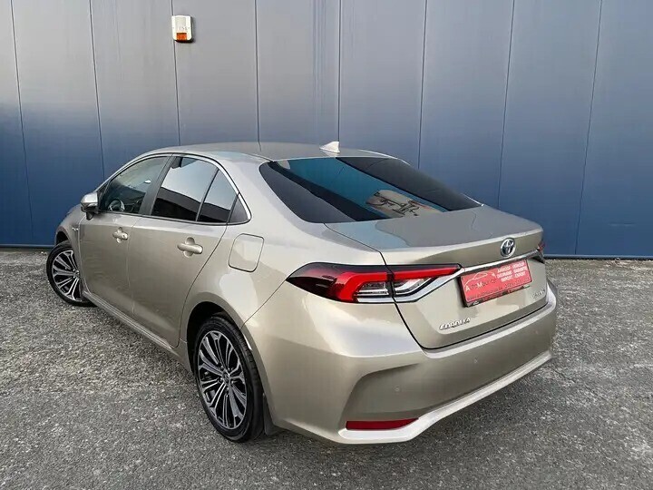 toyota-corolla-sedaan-18i-hybrid-automaat-1eigenaar-nieuw-staat-big-1