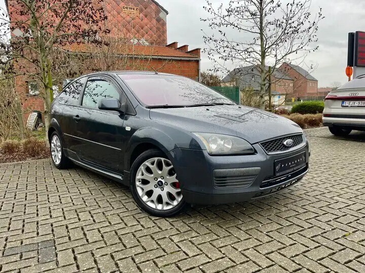 ford-focus-18-francorchamps-edition-big-1
