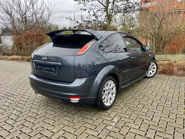 ford-focus-18-francorchamps-edition-big-2