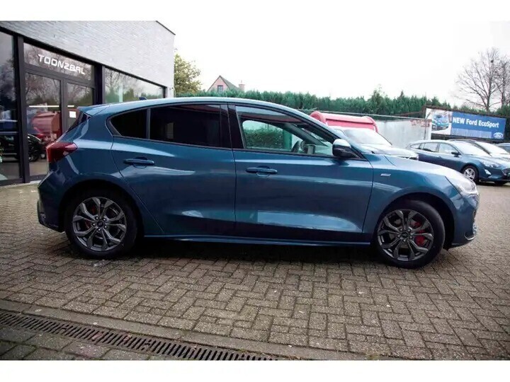 ford-focus-st-line-x-10-ecoboost-155pk-big-4