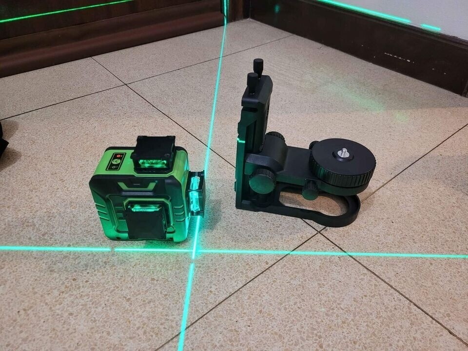 laser-3d-ligne-verte-disponible-detecteur-big-2