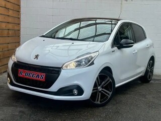 Peugeot 208 1.2 PureTech GT Line 11O CH PANORAMIQUE GPS