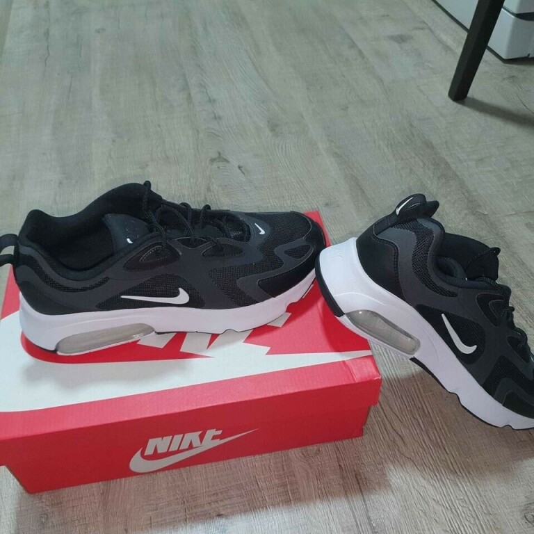 nike-air-max-200-black-white-big-2