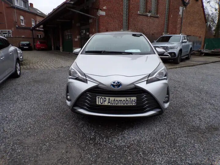 toyota-yaris-15i-vvt-i-hybrid-y20-e-cvt-big-1